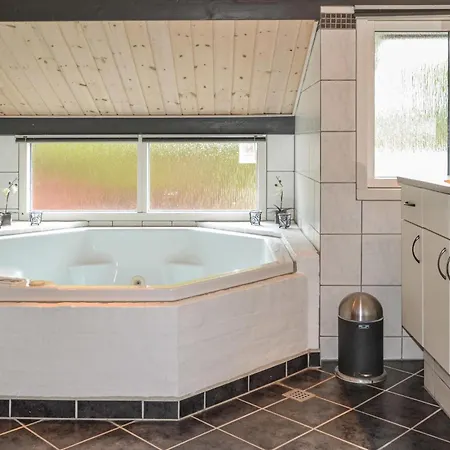 4 Bedroom Gorgeous In Oksbol Ovtrup